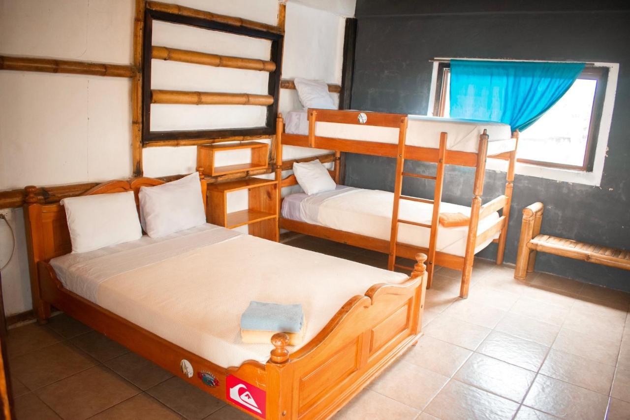 La Facha hostel suites Restaurant Surf Mompiche Extérieur photo