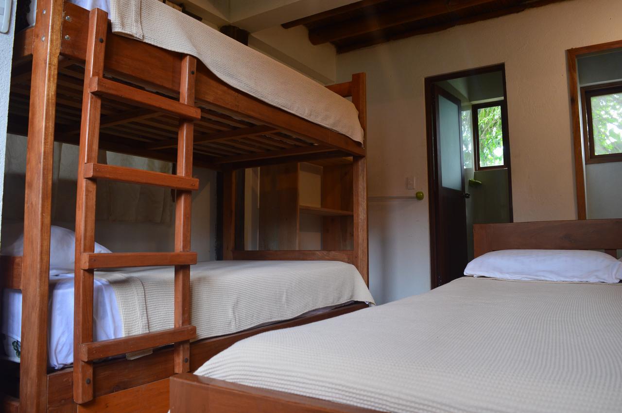 La Facha hostel suites Restaurant Surf Mompiche Extérieur photo