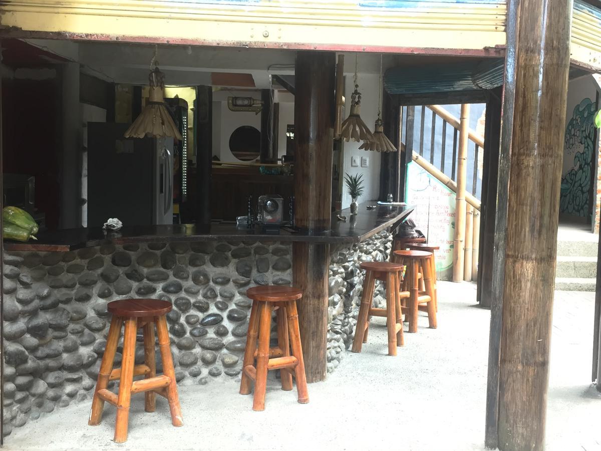 La Facha hostel suites Restaurant Surf Mompiche Extérieur photo