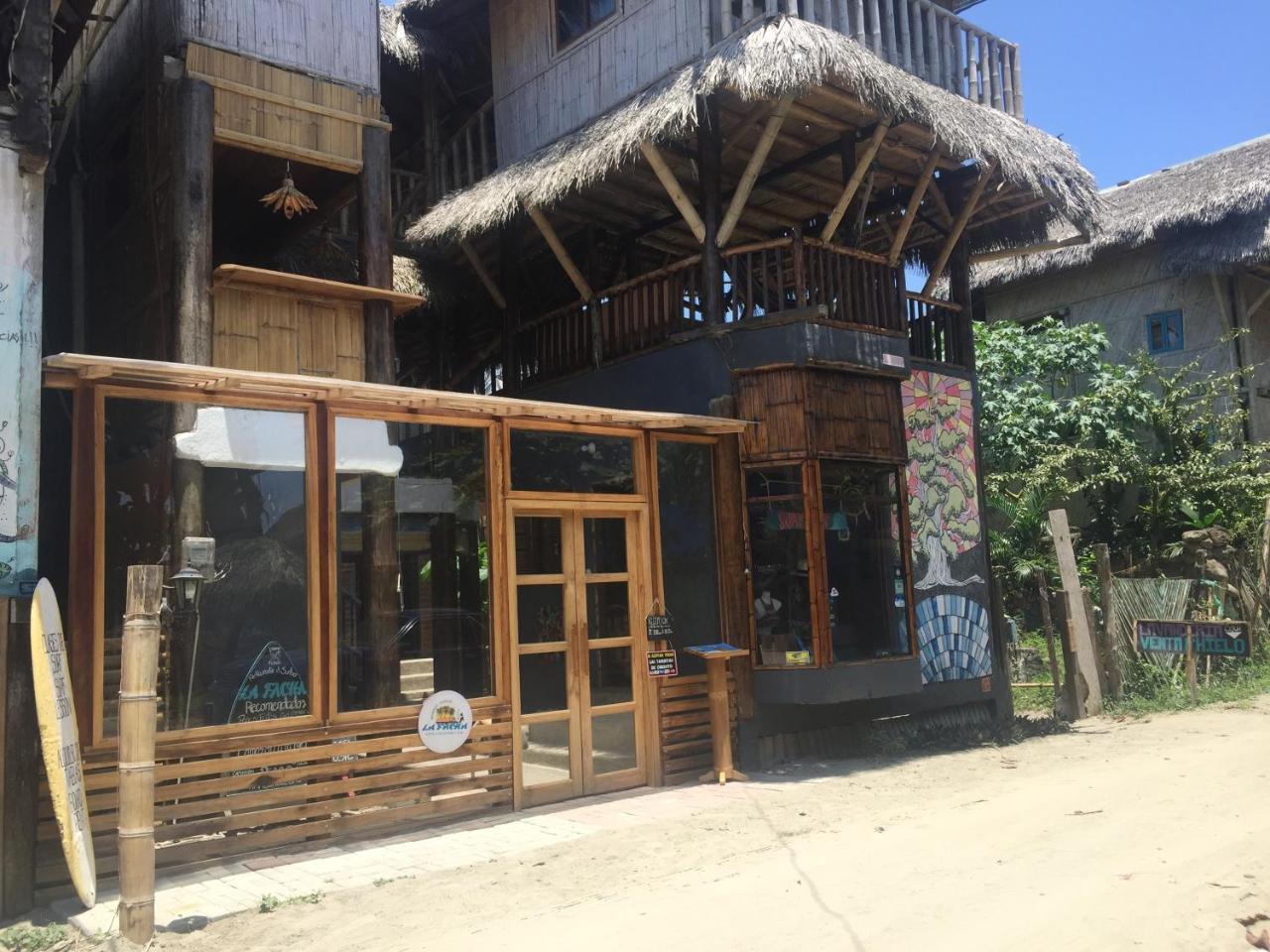 La Facha hostel suites Restaurant Surf Mompiche Extérieur photo