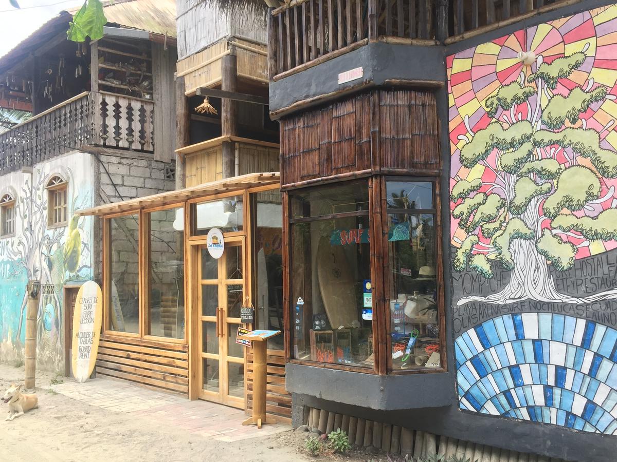 La Facha hostel suites Restaurant Surf Mompiche Extérieur photo