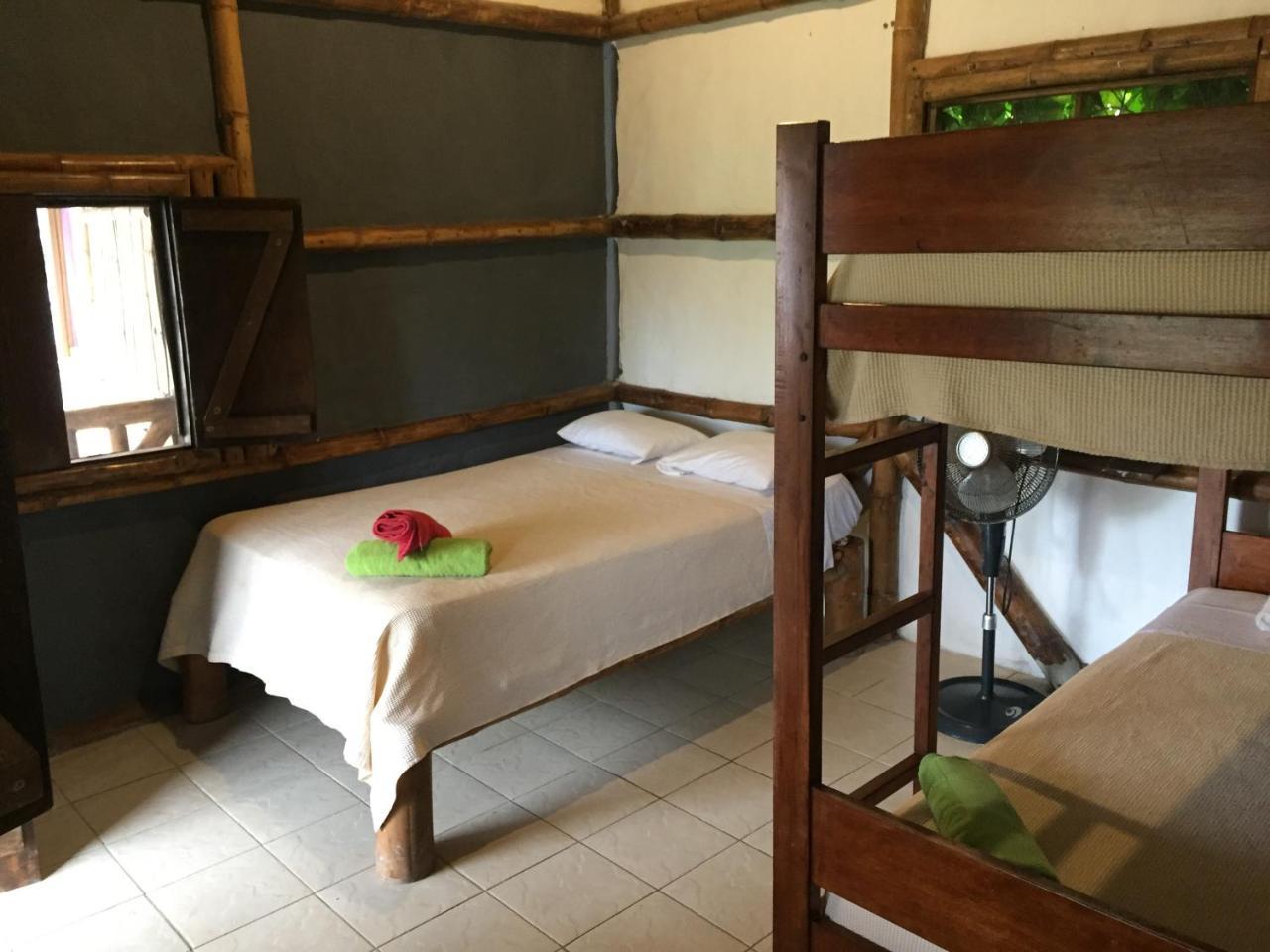 La Facha hostel suites Restaurant Surf Mompiche Extérieur photo