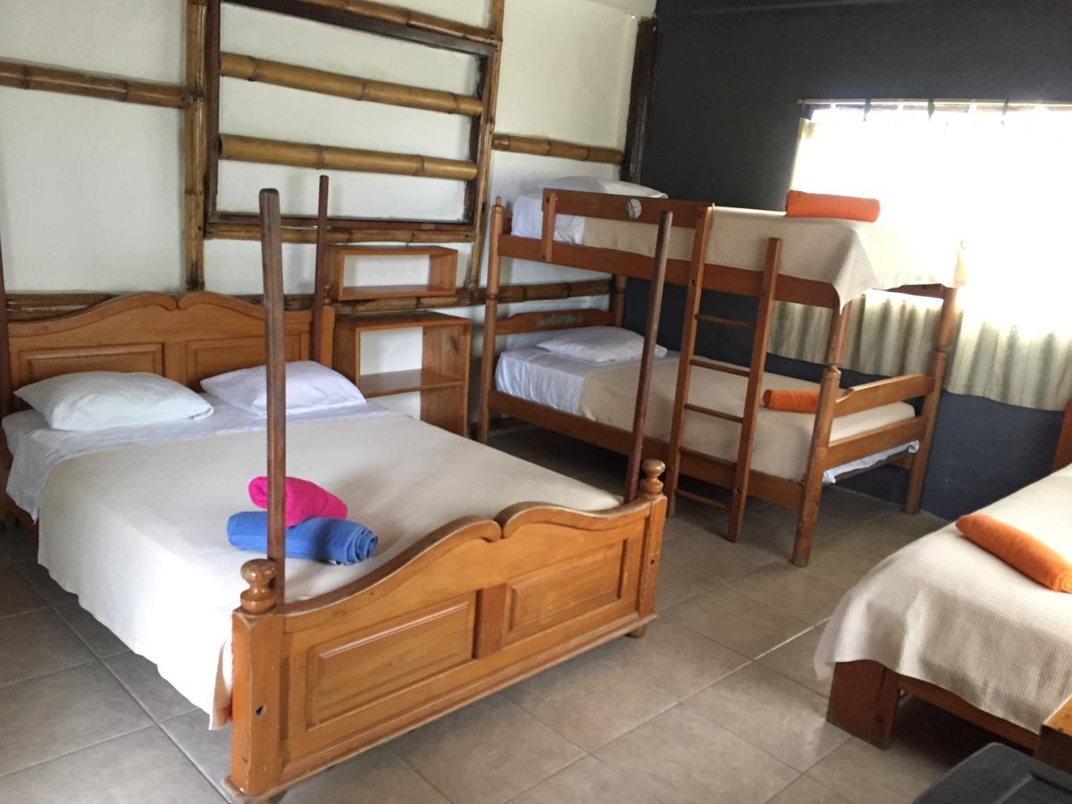 La Facha hostel suites Restaurant Surf Mompiche Extérieur photo