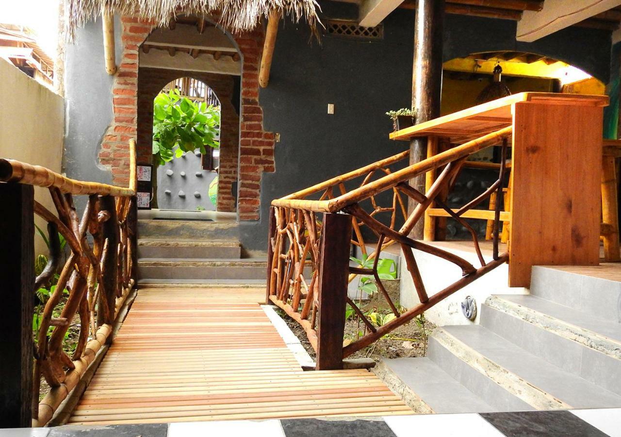 La Facha hostel suites Restaurant Surf Mompiche Extérieur photo